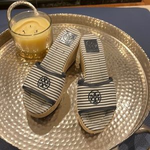 Tory Burch Navy and Ivory Striped Canvas Logo slide Rope Wedges Size 8